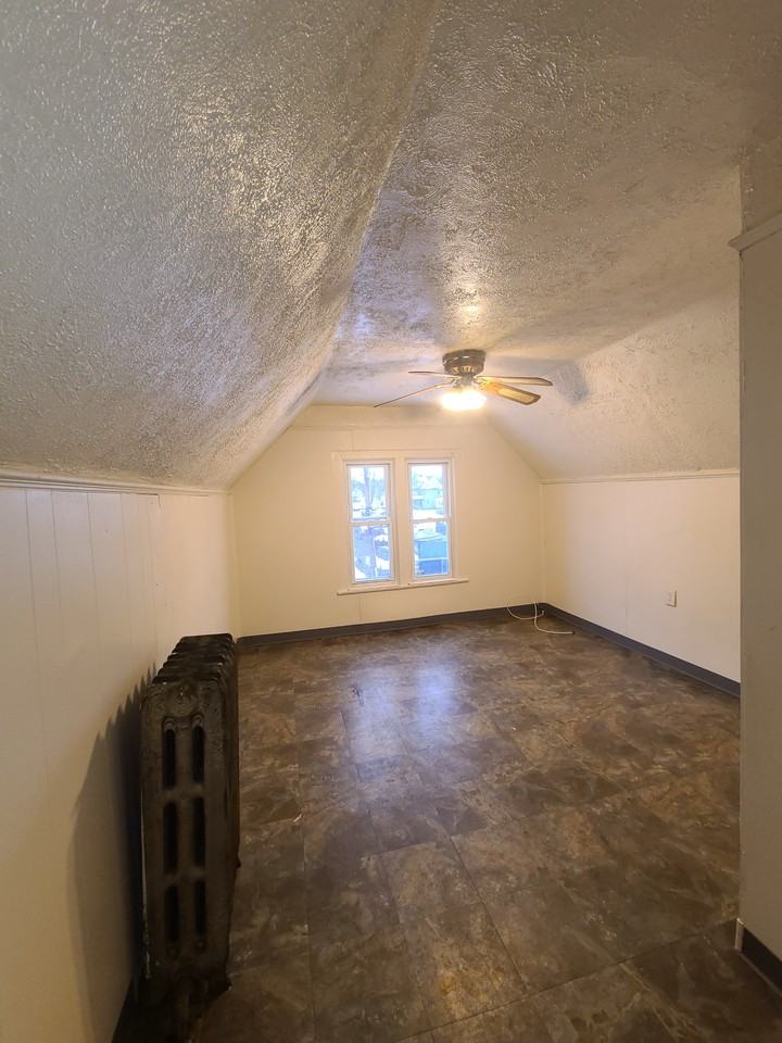 80 Miller St - Photo 2 of 9