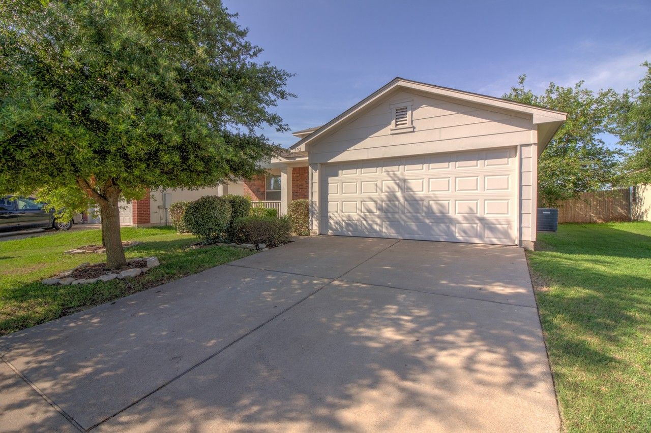 232 Brickyard Ln - Photo 3 of 39