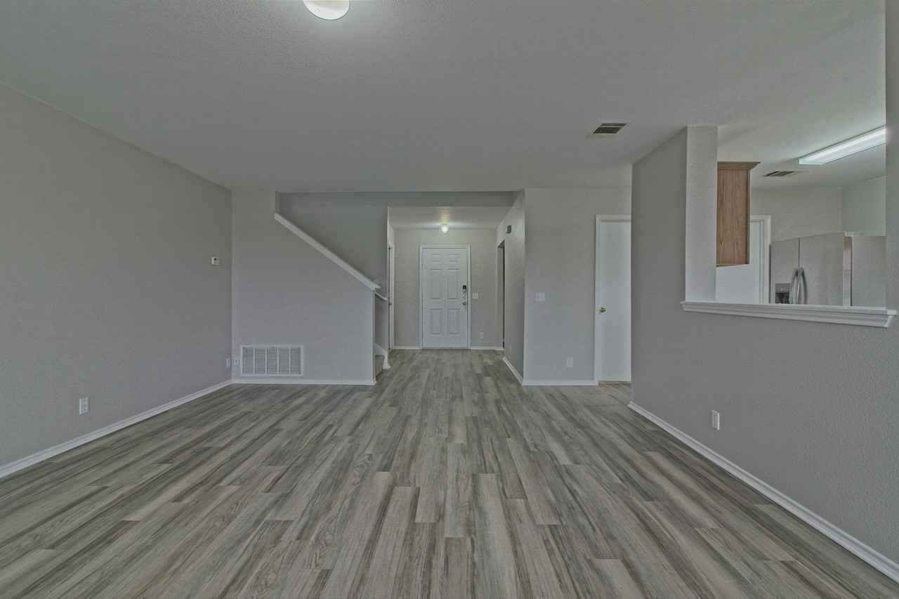 232 Brickyard Ln - Photo 4 of 39