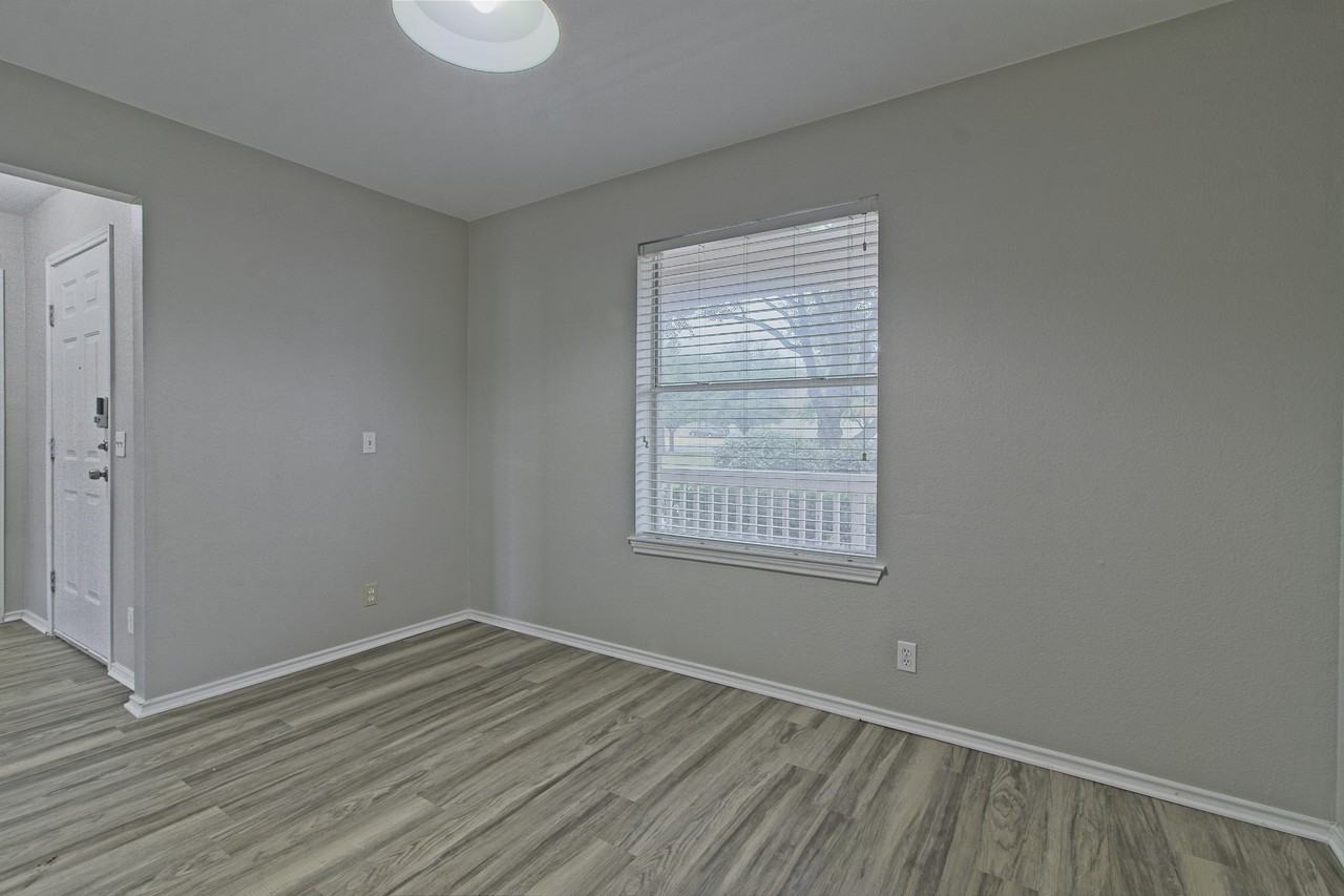 232 Brickyard Ln - Photo 5 of 39