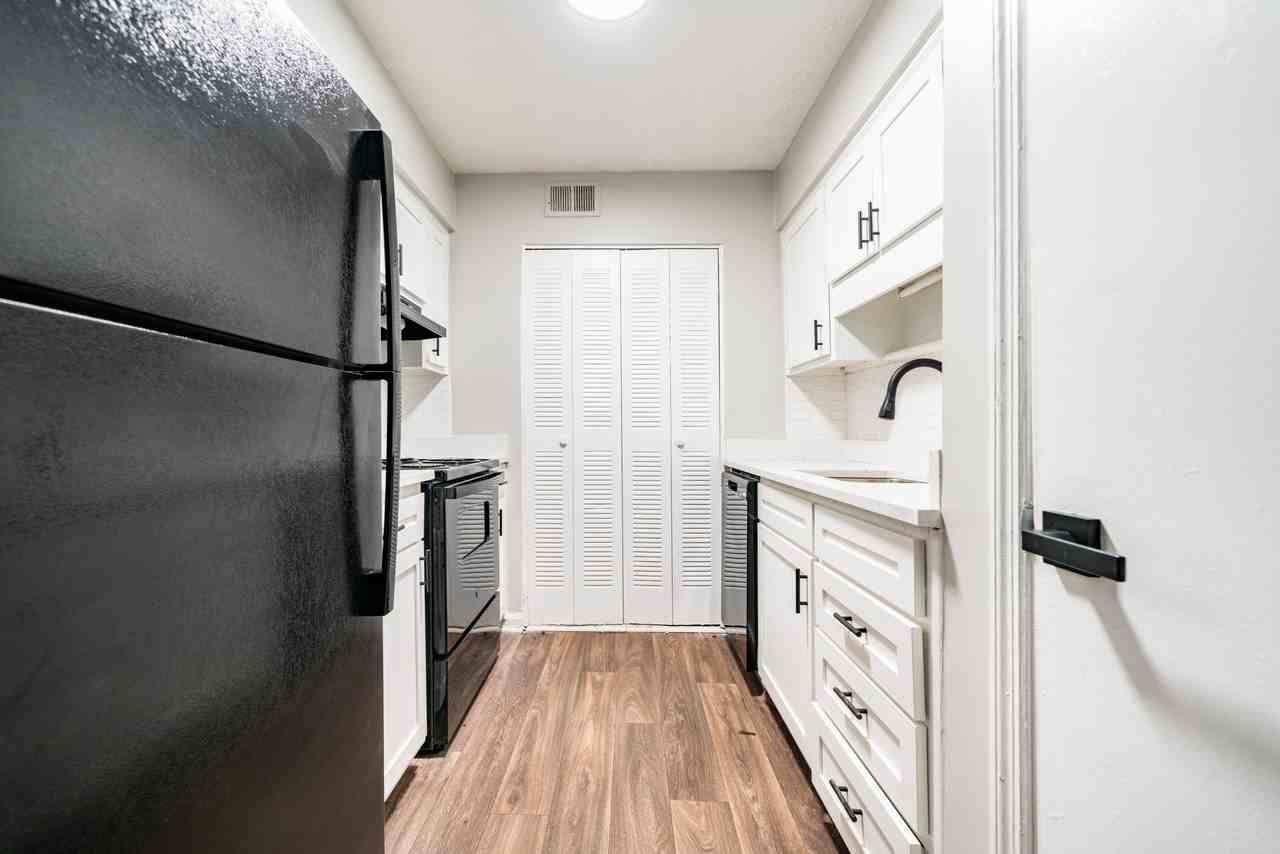 Mountain Place - Photo 5 of 52