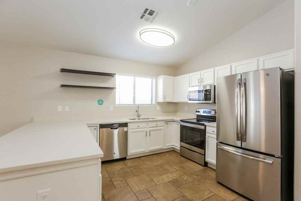 13668 N 73rd Dr - Photo 6 of 16