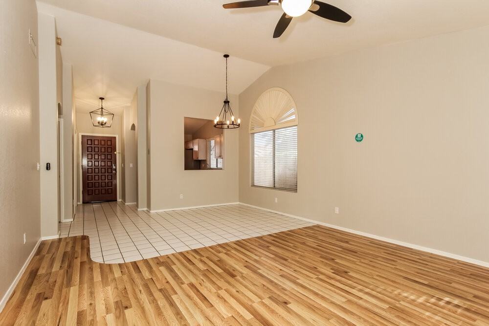 7034 N 28th Dr - Photo 4 of 16