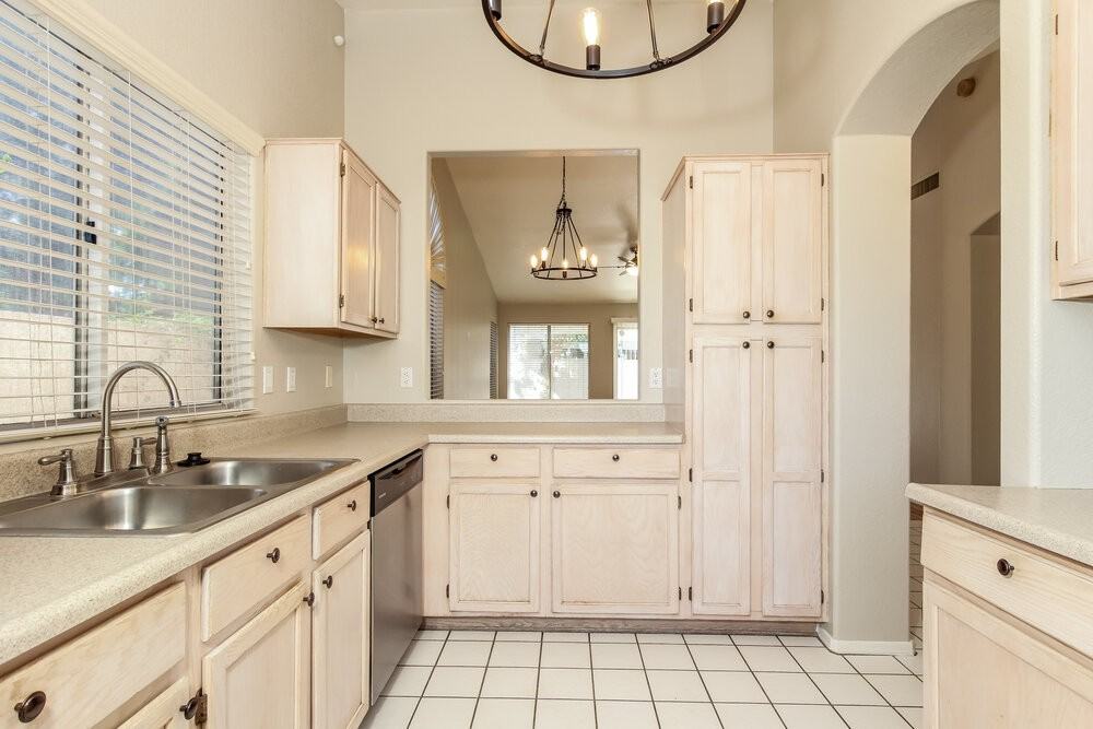 7034 N 28th Dr - Photo 7 of 16