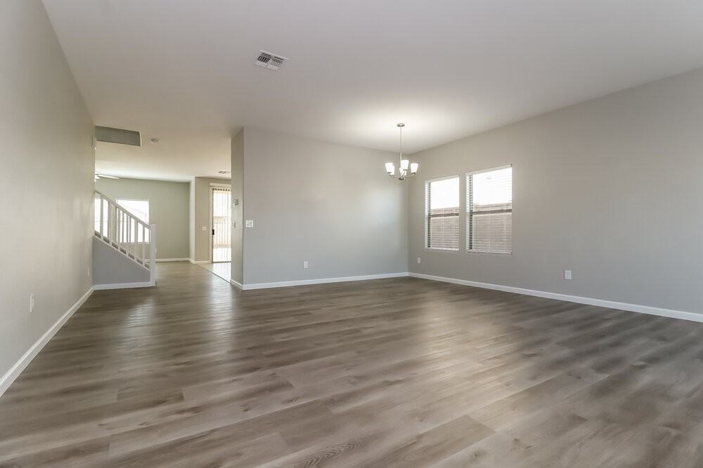 953 E Dee St - Photo 5 of 17