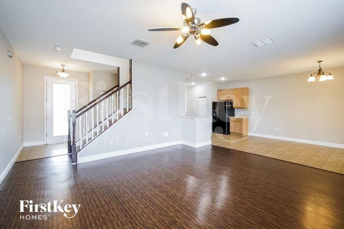 18915 Randall Pl - Photo 3 of 15