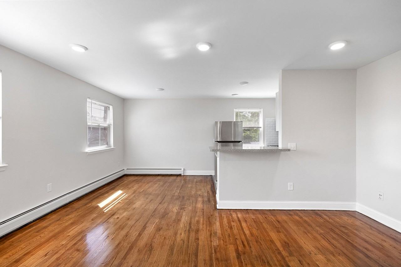 Matawan Court Apartments - Photo 5 of 12