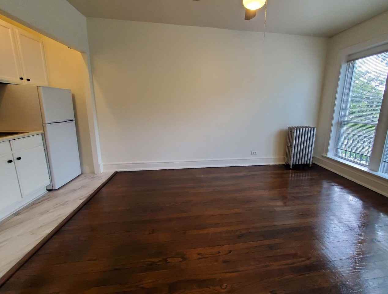 4901 N Christiana Ave - Photo 2 of 11