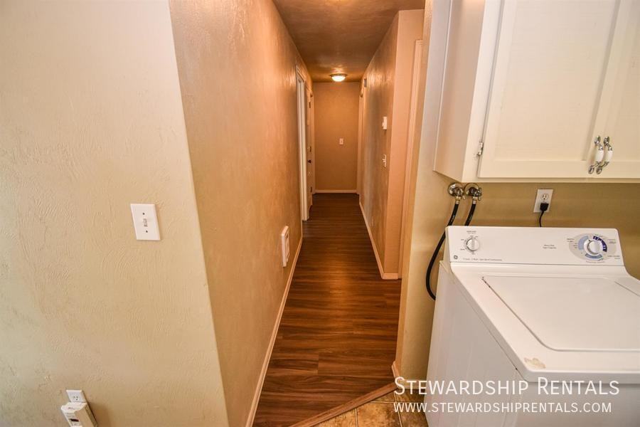 2427 Miami Ln - Photo 6 of 25