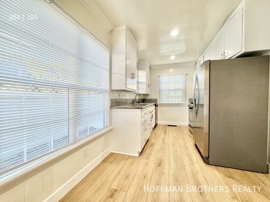 4553 Hazeltine Ave #1 - Photo 3 of 36