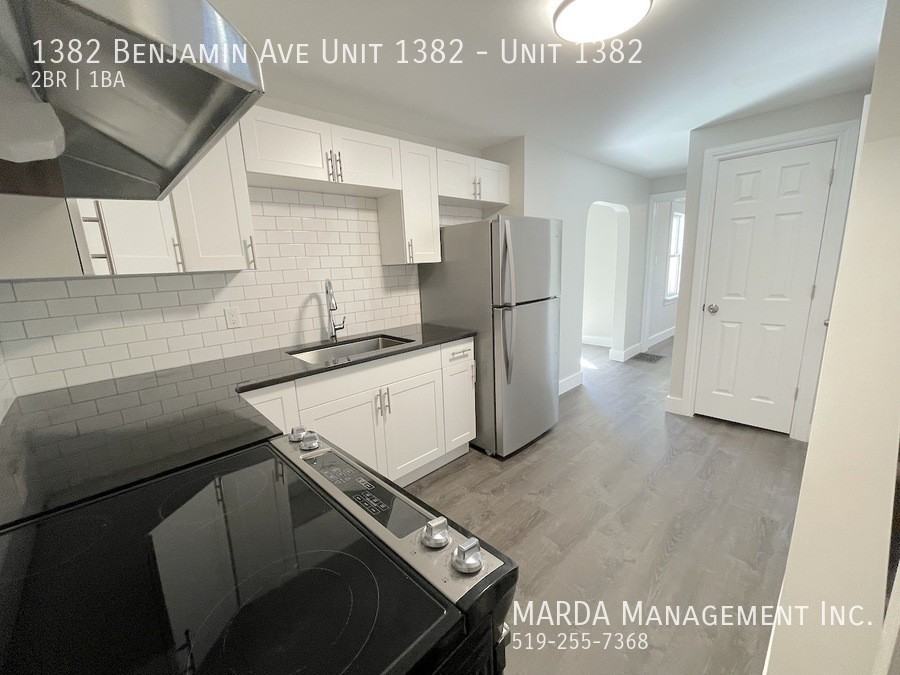 1382 Benjamin Ave Unit 1382 #1382 - Photo 6 of 32