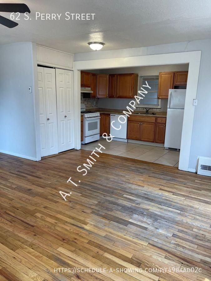 62 S Perry St - Photo 3 of 10