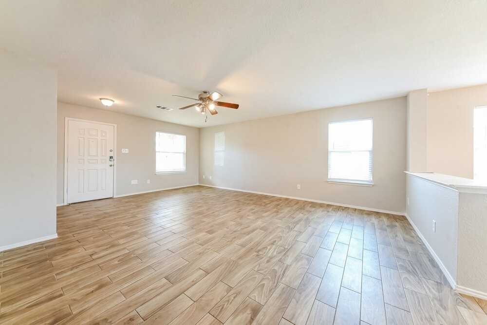 126 Stanford - Photo 3 of 16