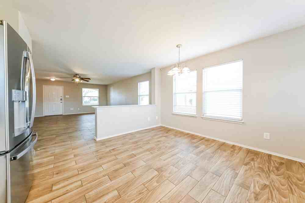 126 Stanford - Photo 6 of 16