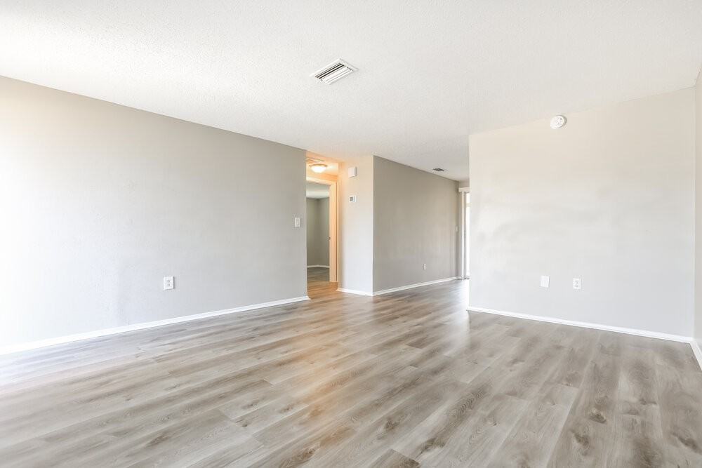 432 Briarwood Rd - Photo 3 of 16