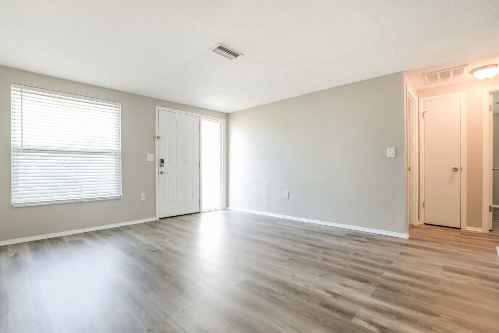 432 Briarwood Rd - Photo 4 of 16