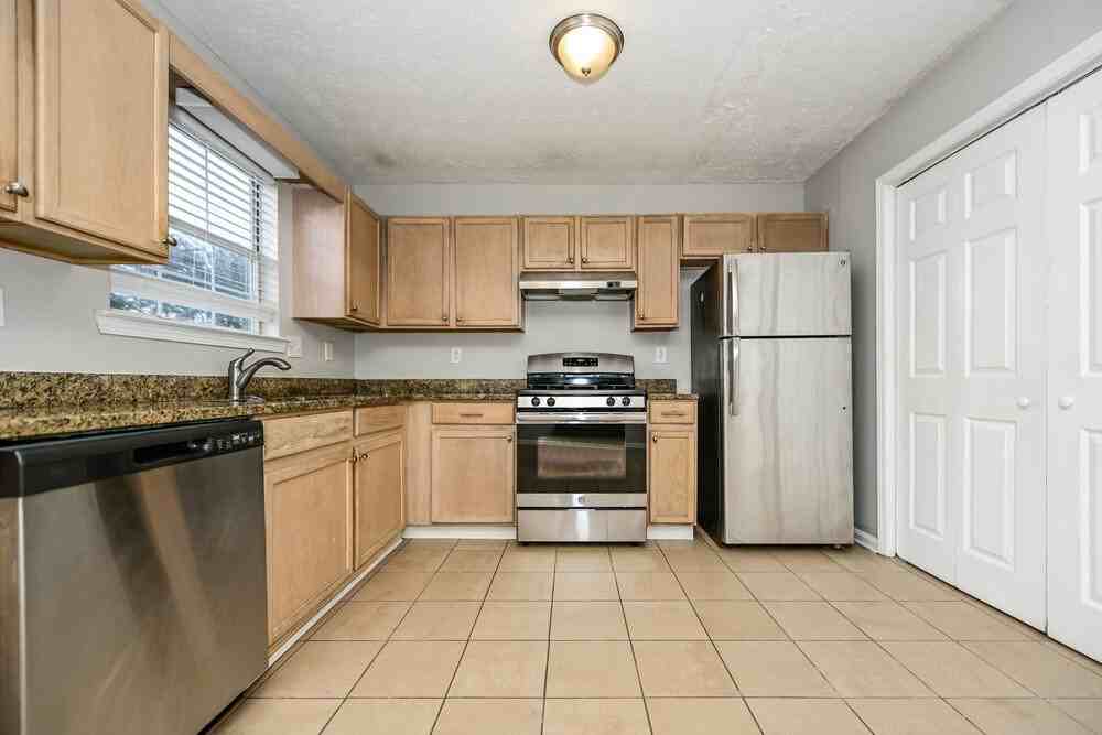 337 Autumn Lake Dr - Photo 6 of 16