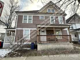 814 Broadway Ave Nw #3 - Photo 1 of 1