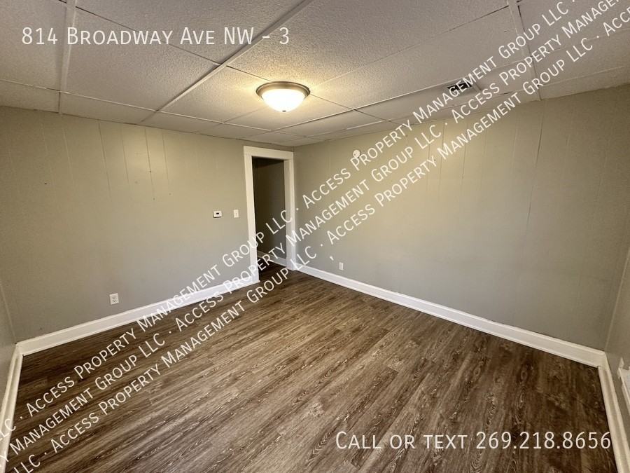 814 Broadway Ave Nw #3 - Photo 6 of 34