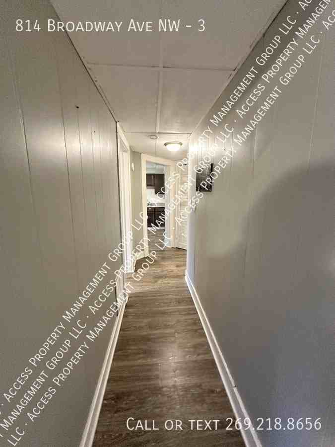 814 Broadway Ave Nw #3 - Photo 7 of 34