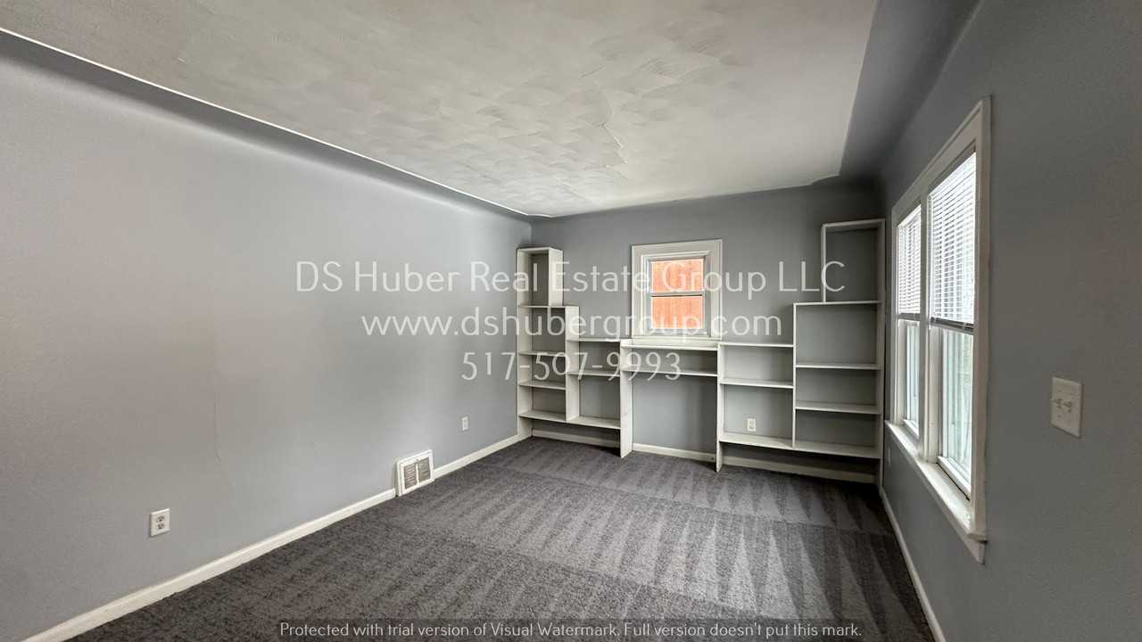 1612 Lansing Ave - Photo 2 of 13