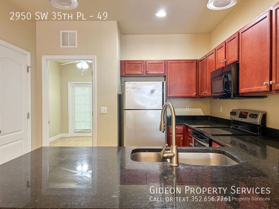 2950 Sw 35th Pl #49 - Photo 6 of 19