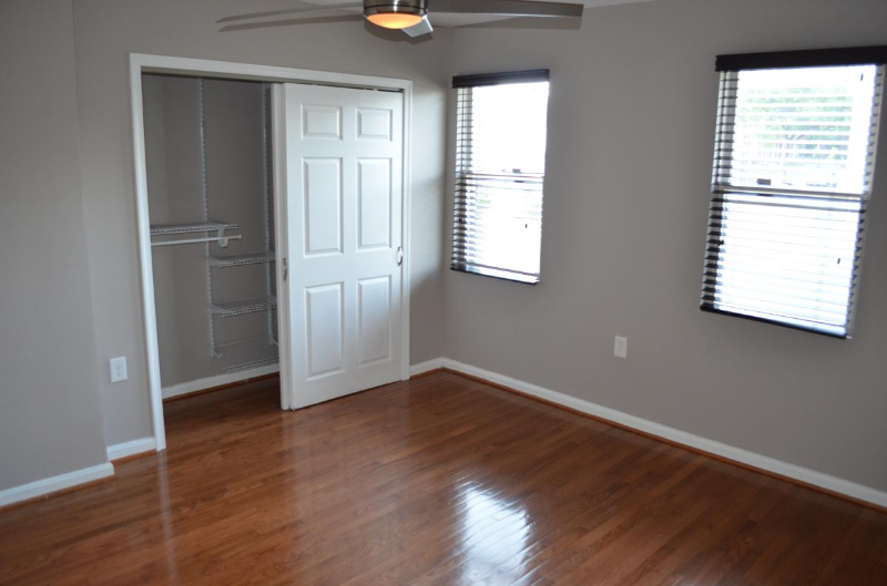 1803 H St Ne - Photo 5 of 7