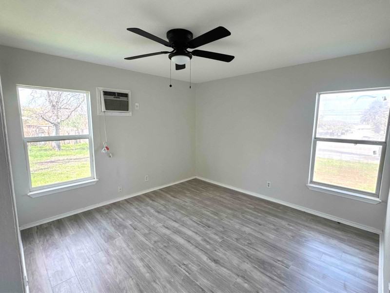 743 Olney Dr - Photo 3 of 20