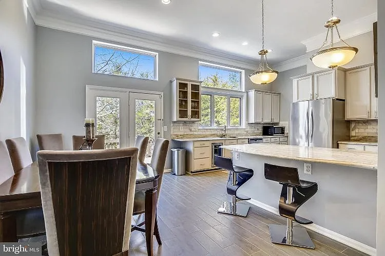 2932 Mainstone Dr - Photo 3 of 12