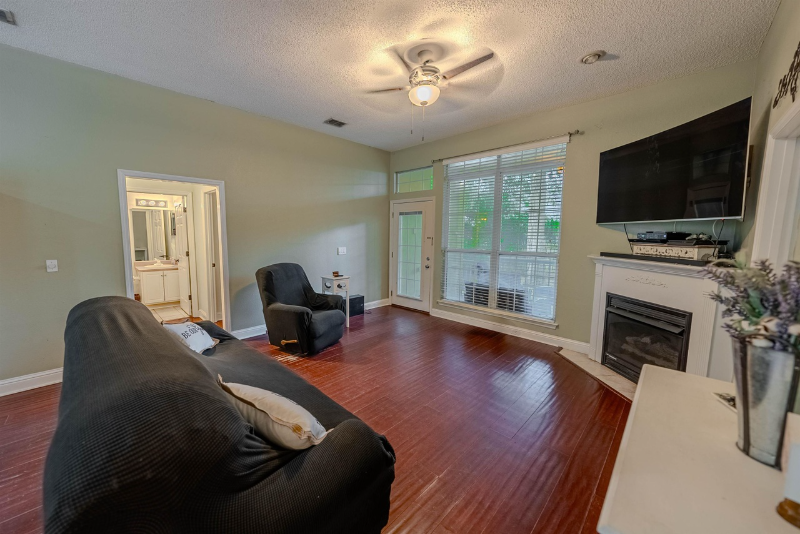 1831 Newman Ln - Photo 3 of 14