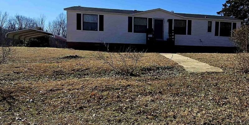 308 W Chapman Rd - Photo 3 of 17