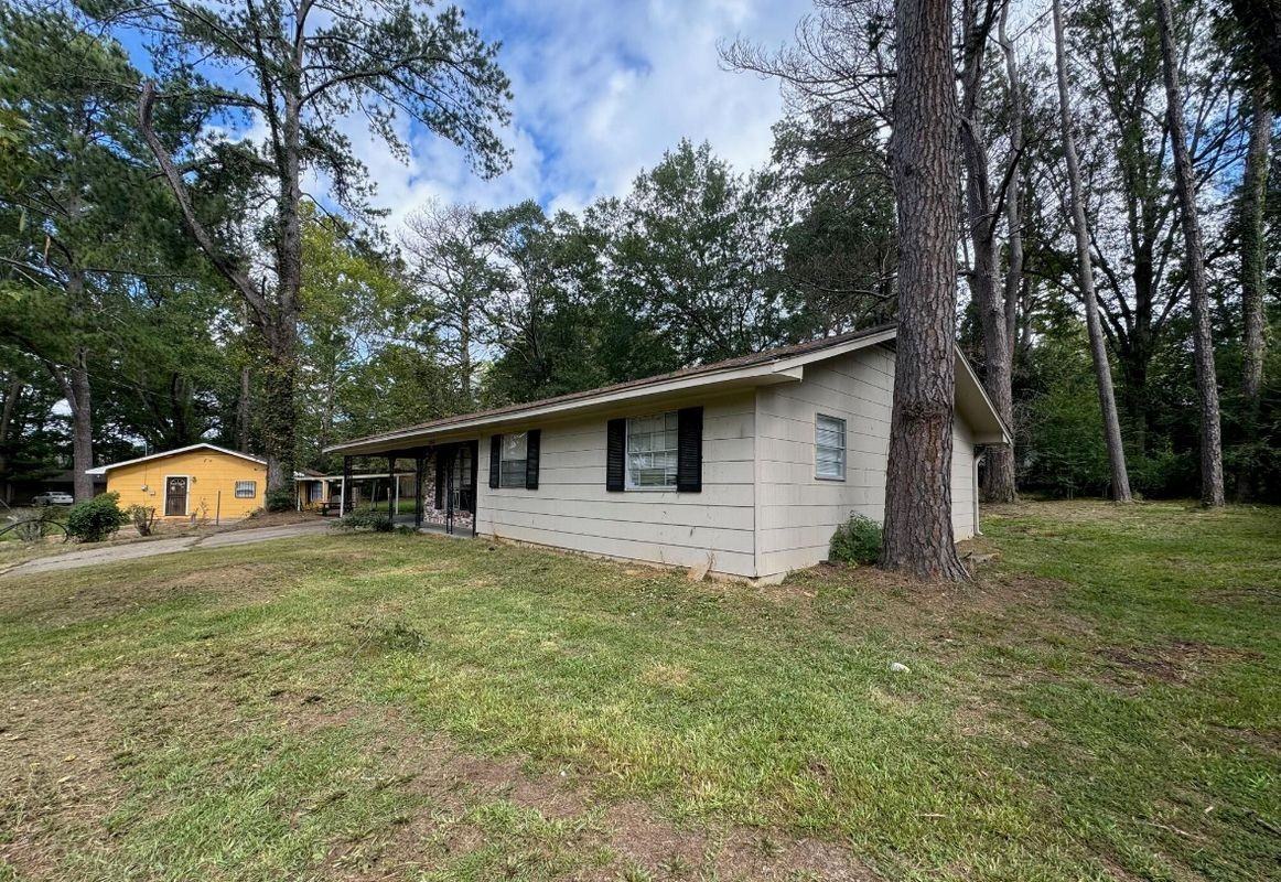 1162 Marble St - Photo 2 of 12