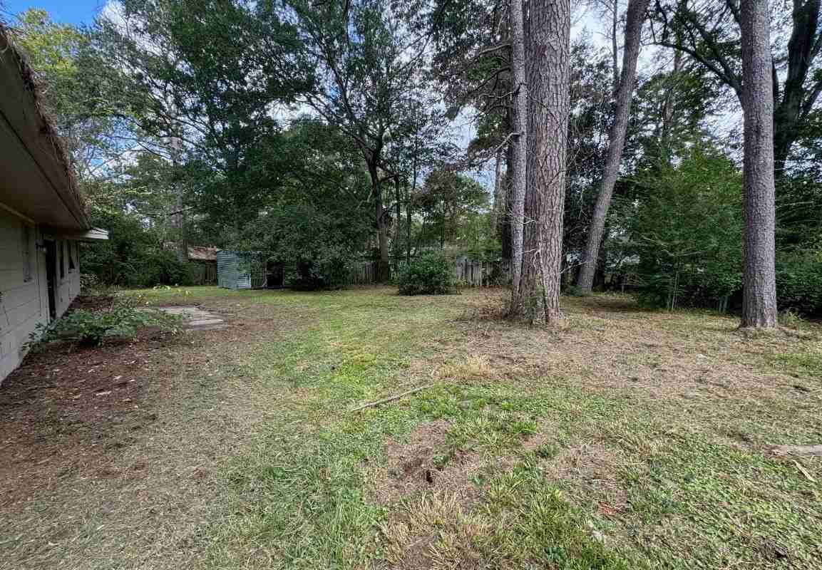 1162 Marble St - Photo 3 of 12