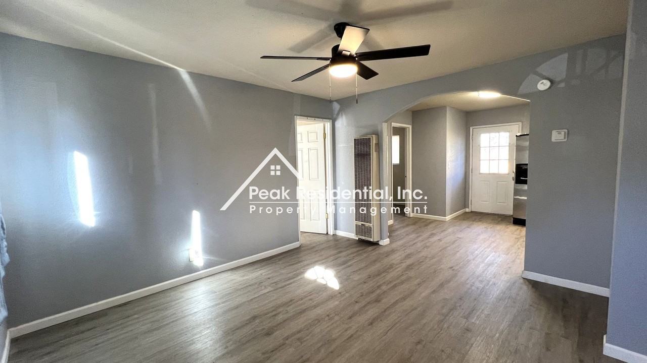 5912 Del Campo Ln - Photo 2 of 14