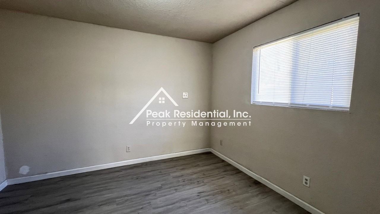 5912 Del Campo Ln - Photo 6 of 14