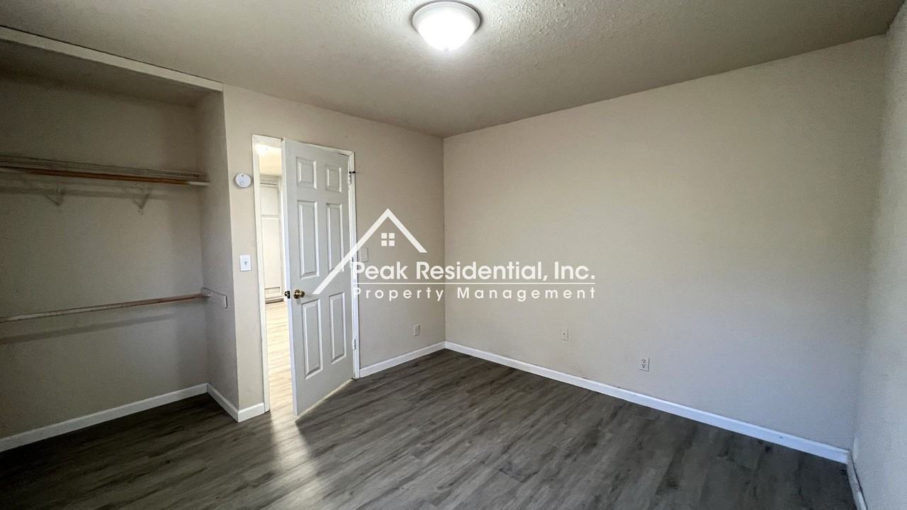 5912 Del Campo Ln - Photo 7 of 14