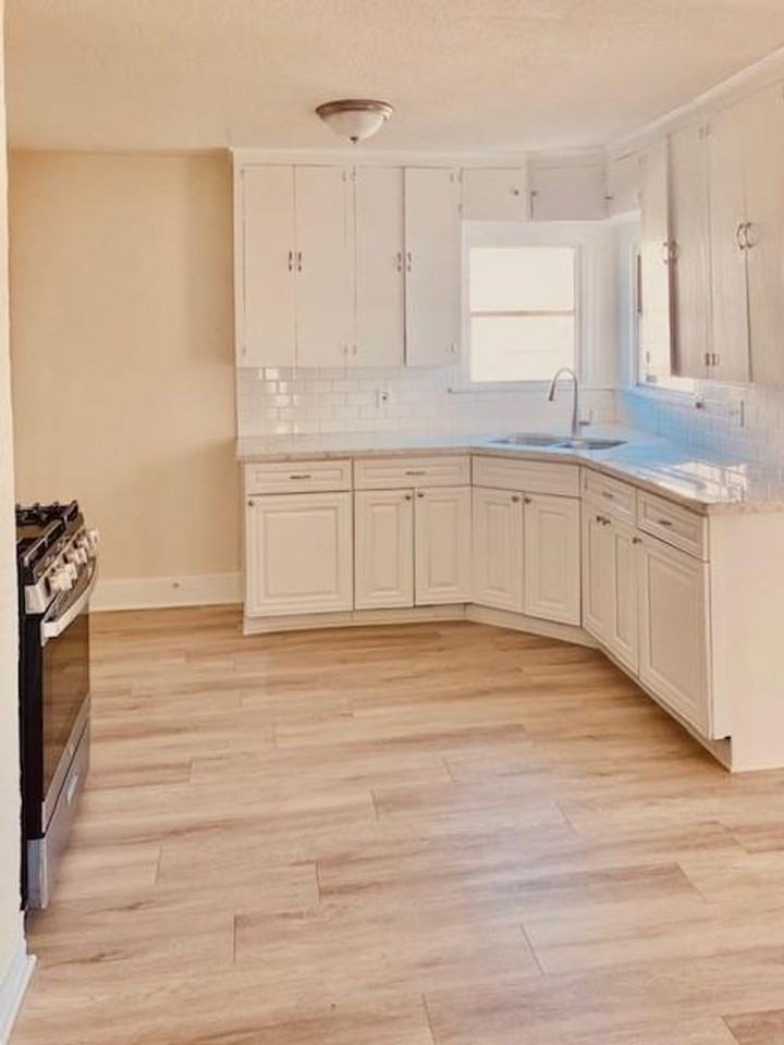 1214 Des Jardines St - Photo 4 of 23