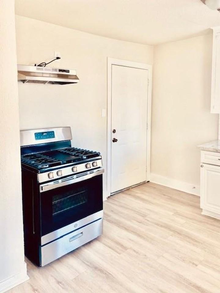 1214 Des Jardines St - Photo 5 of 23