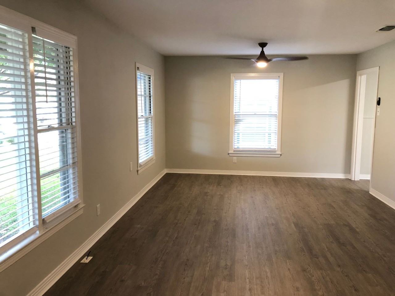 4612 Athens Ave - Photo 2 of 6