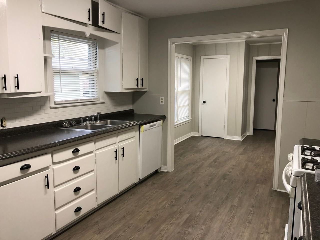 4612 Athens Ave - Photo 3 of 6