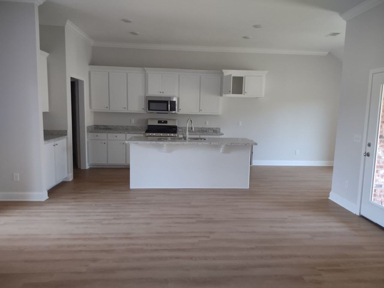 576 576 Silver Hill Drive - Photo 6 of 26