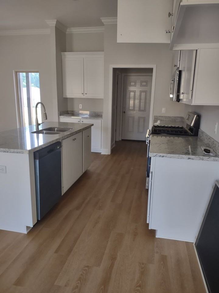 576 576 Silver Hill Drive - Photo 7 of 26