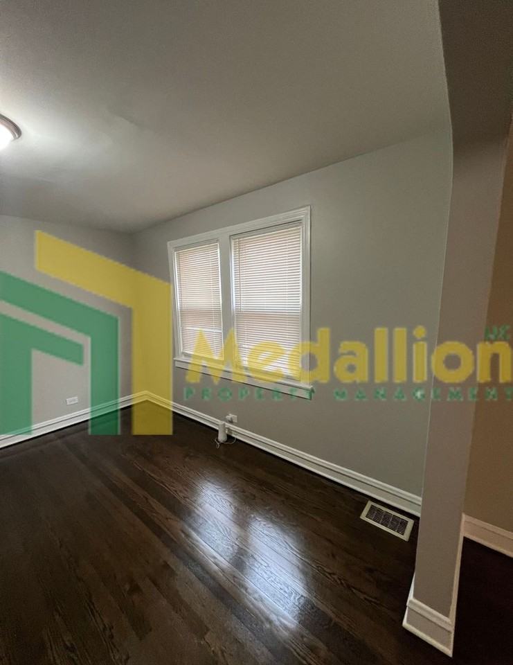 7605 S Campbell Ave - Photo 3 of 26