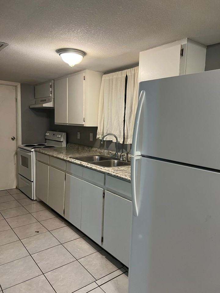 2616 Gull Ave - Photo 2 of 9