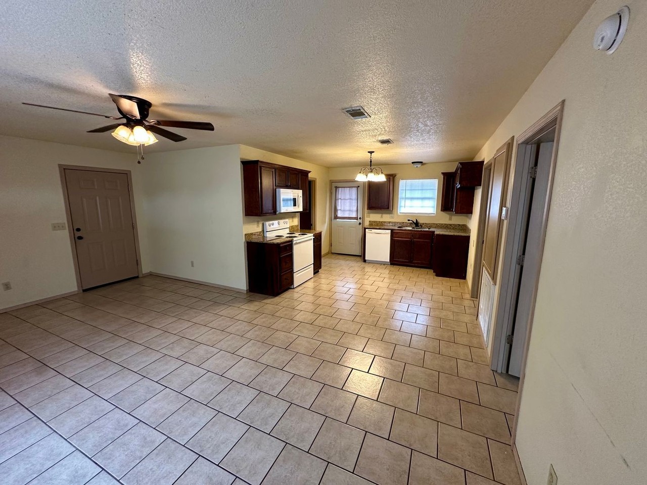 816 Pisgah Rd - Photo 3 of 8