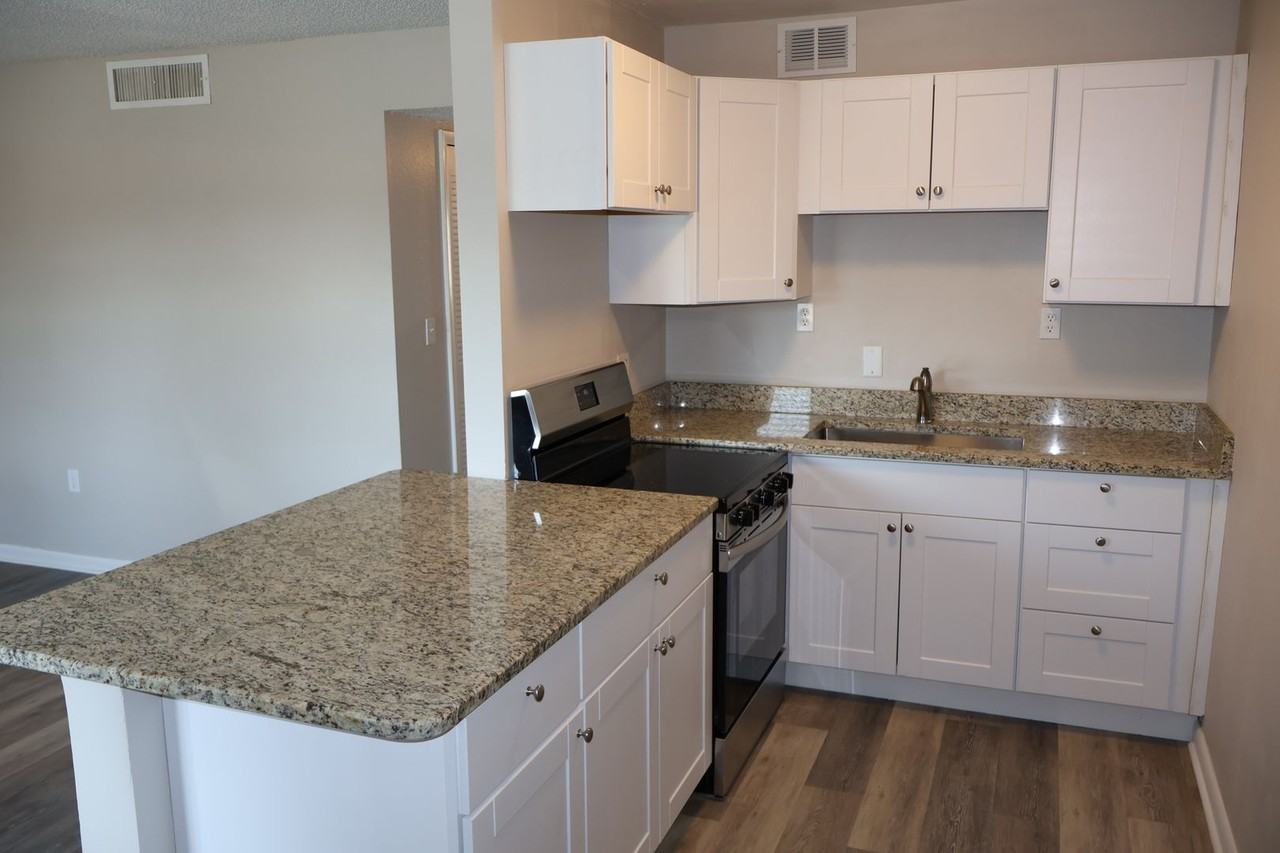 6370 1st St N - Photo 5 of 20