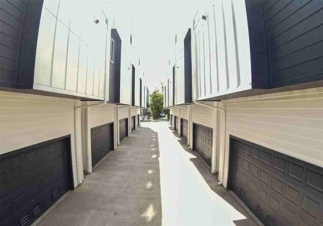 2808 Weisenberger St #236 - Photo 2 of 25