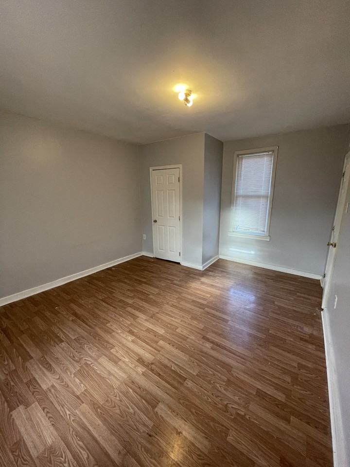 456 Woodlane Ave #2 - Photo 4 of 12