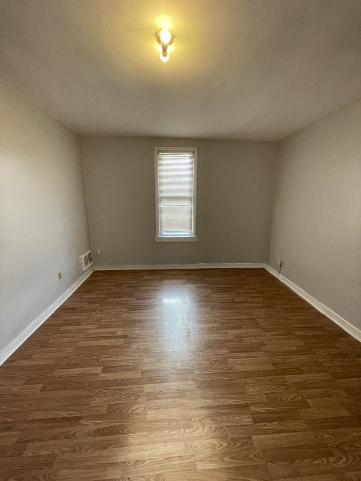 456 Woodlane Ave #2 - Photo 6 of 12