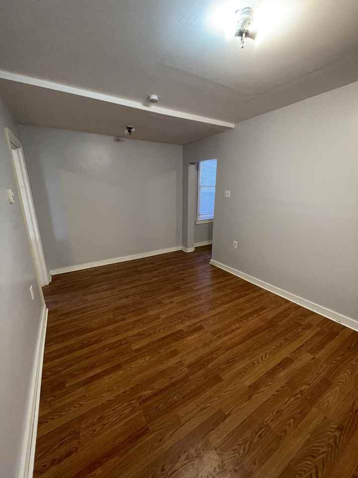 456 Woodlane Ave #2 - Photo 7 of 12